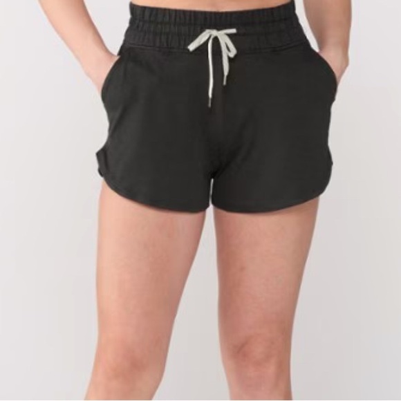 •VUORI• Women’s Halo Performance Shorts 2.0 Black Heather Dream Knit 3” Inseam - Picture 3 of 7